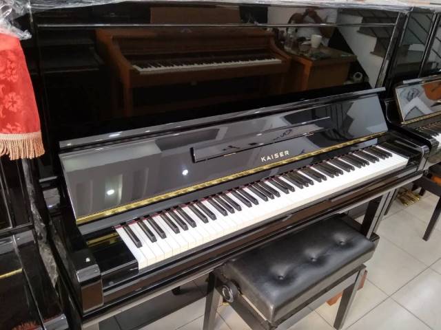 Mua piano KAISER K30A hưởng giá ưu đãi lên đến 15tr đồng. 