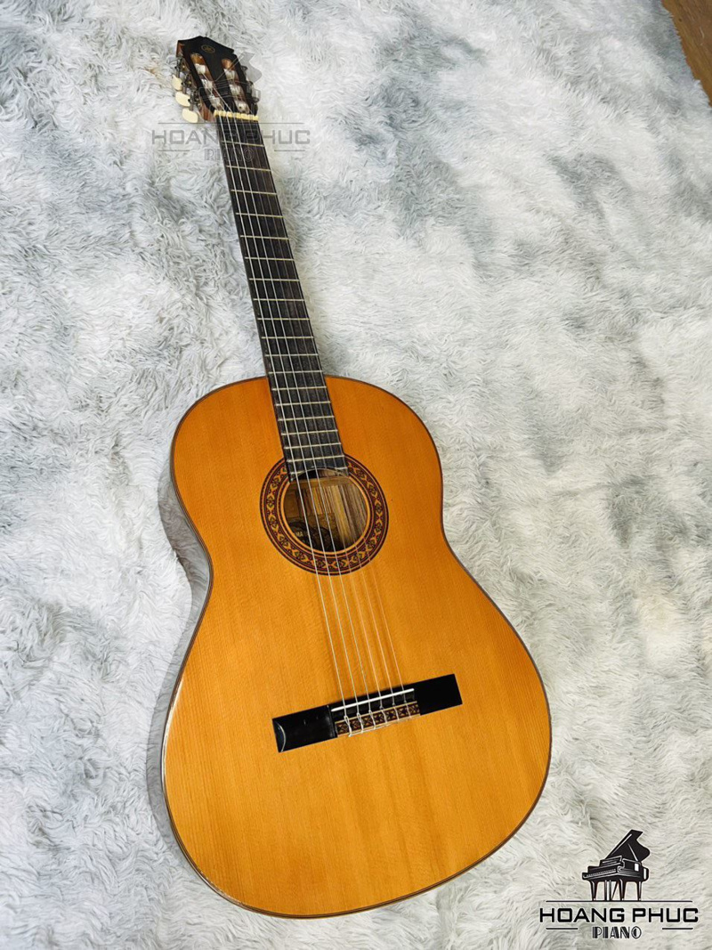 Yamaha G130A Top : Solid  Sản xuất 1970’s Made in Japan