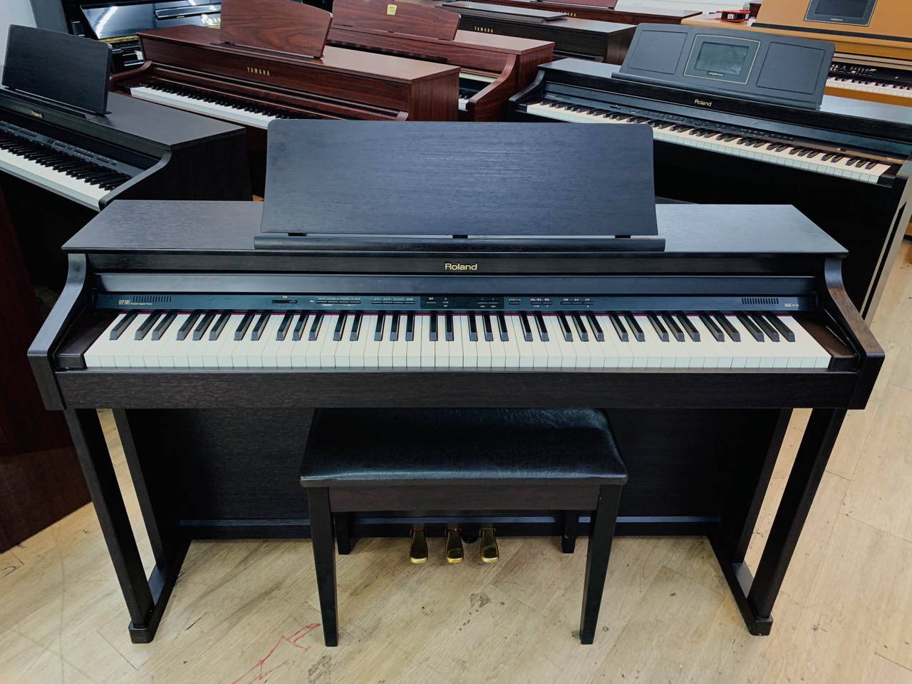 Giải đáp mua piano điện loại nào tốt nhất trên thị trường hiện nay?