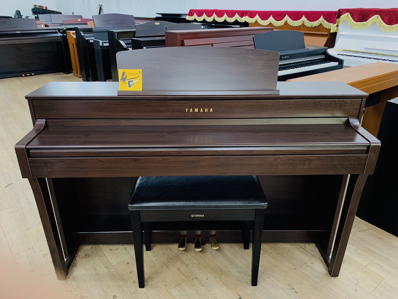 Địa chỉ bán đàn piano điện cũ uy tín?