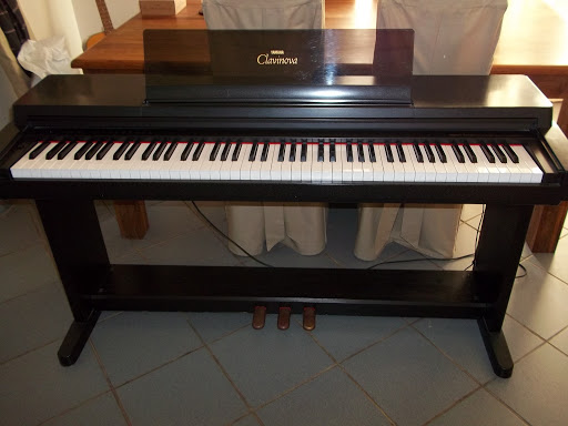 đàn piano điện yamaha clavinova